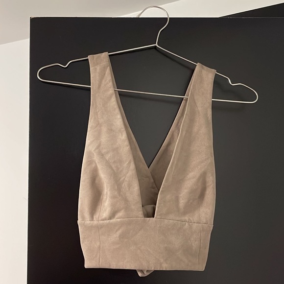 Aritzia Crop top - Picture 1 of 1